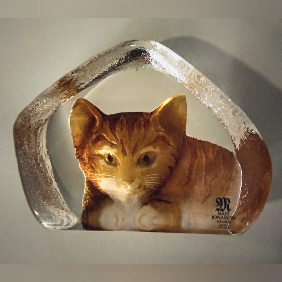 Mats Jonasson Art Crystal Cat Sculpture